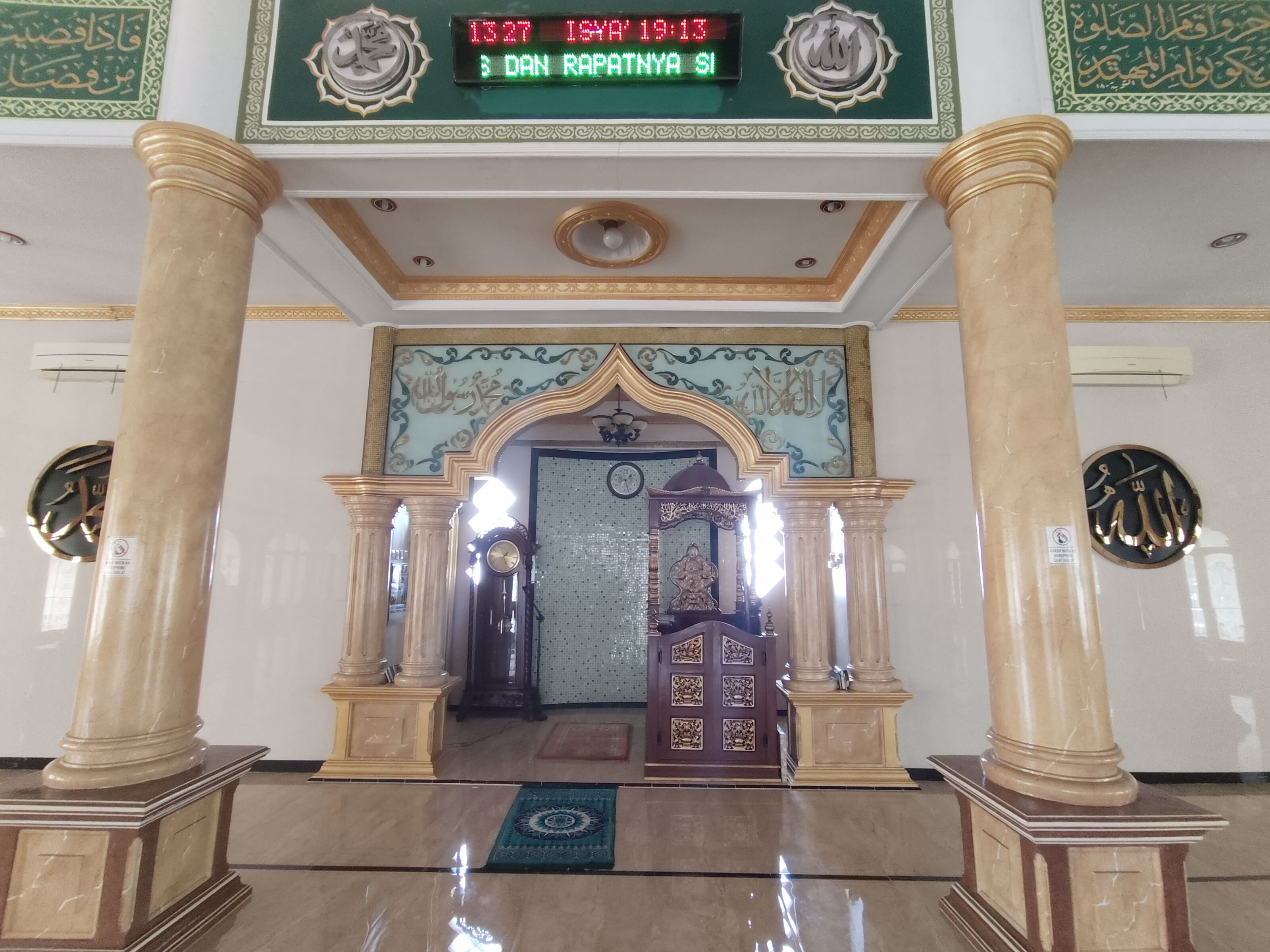 Background Masjid Al-Kautsar